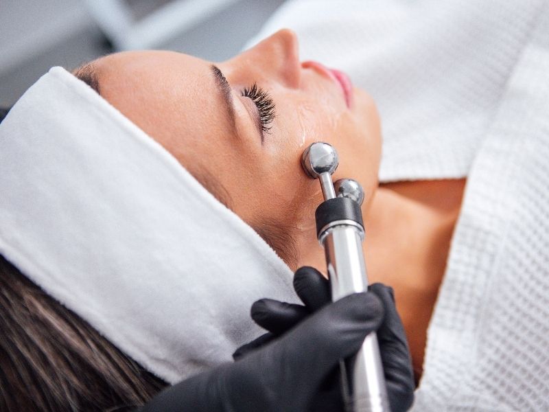 ekzozom-tedavisi-ile-cilt-genclestirme